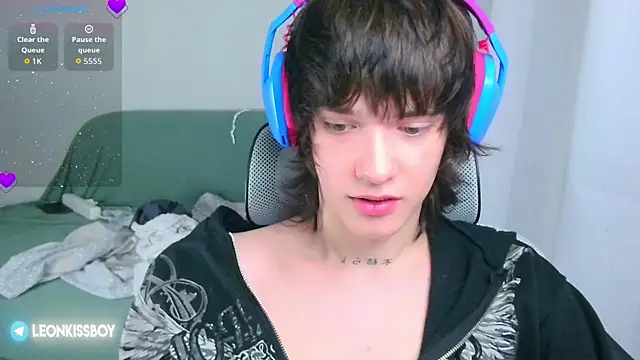Snapshot of LeonBoykisser chatting on 07/10/26, 06:07 LeonBoykisser online show from 07/10/26, 06:07