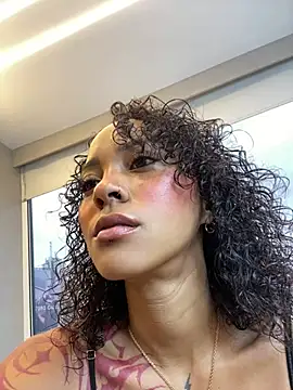 Snapshot of LizStorm_ chatting on 05/17/26, 12:45 LizStorm online show from 05/17/26, 12:45