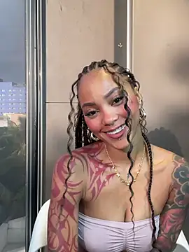 Snapshot of LizStorm_ chatting on 06/19/26, 11:58 LizStorm online show from 06/19/26, 11:58