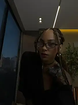 Snapshot of LizStorm_ chatting on 07/27/26, 11:39 LizStorm online show from 07/27/26, 11:39
