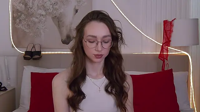 Emily Simon online show from 04/19/26, 05:07