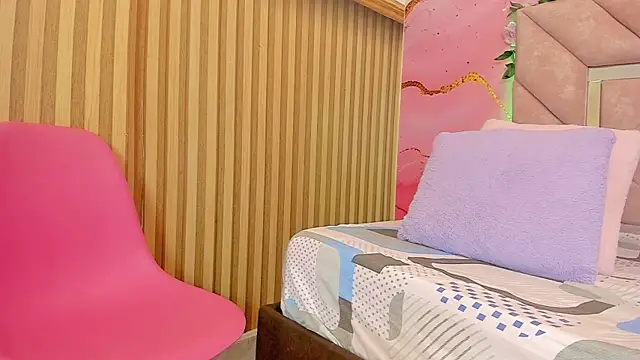 sweet  luna   online show from 02/25/26, 11:09