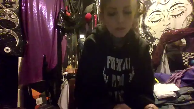 allymoon1369 online show from 04/22/26, 11:01