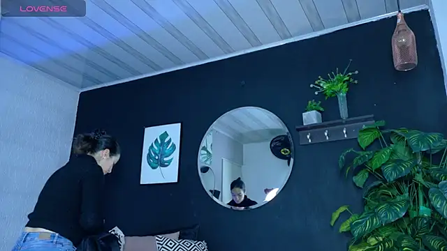 Noaah25  online show from 04/23/26, 03:19