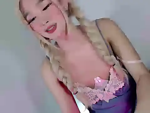 Snapshot of touch_my_body1 chatting on 07/23/26, 11:13 touch my body1 online show from 07/23/26, 11:13