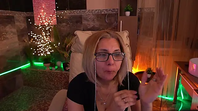 Snapshot of MiaRossy chatting on 02/26/26, 12:04 MiaRossy online show from 02/26/26, 12:04