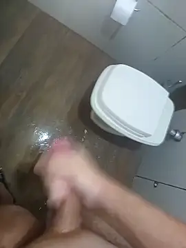 Snapshot of Felipe_20cm chatting on 02/01/26, 05:33 Felipe 20cm online show from 02/01/26, 05:33