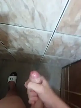 Snapshot of Felipe_20cm chatting on 02/23/26, 05:05 Felipe 20cm online show from 02/23/26, 05:05