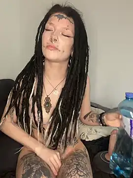 demonLamia online show from 04/26/26, 05:32