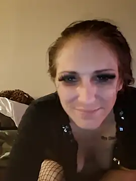 LadySn0w26 online show from 04/15/26, 03:02