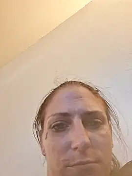 LadySn0w26 online show from 04/23/26, 07:16