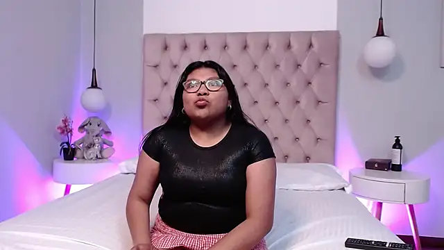 Kiri Black  online show from 01/16/26, 04:05