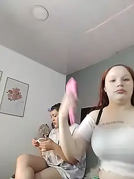 Snapshot of Crystaa12 chatting on 02/12/26, 12:33 Crystaa12 online show from 02/12/26, 12:33