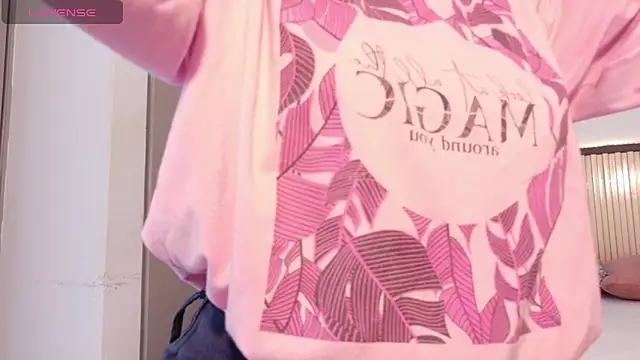 Snapshot of Scarlet_Vixen_ chatting on 03/03/26, 01:28 Scarlet Vixen online show from 03/03/26, 01:28