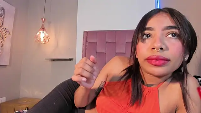 Scarlet Vixen  online show from 04/23/26, 12:29