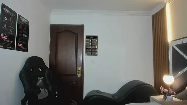 Ambarross  online show from 04/21/26, 02:01