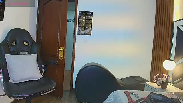 Ambarross  online show from 04/30/26, 02:34