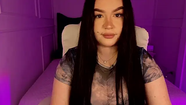 tinafox  online show from 04/06/26, 07:20