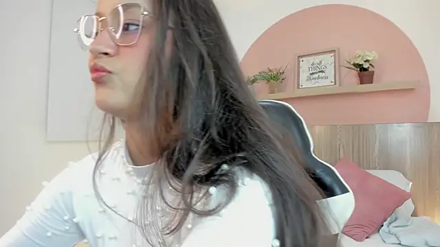 Snapshot of ivette_swan chatting on 02/01/26, 02:21 ivette swan online show from 02/01/26, 02:21