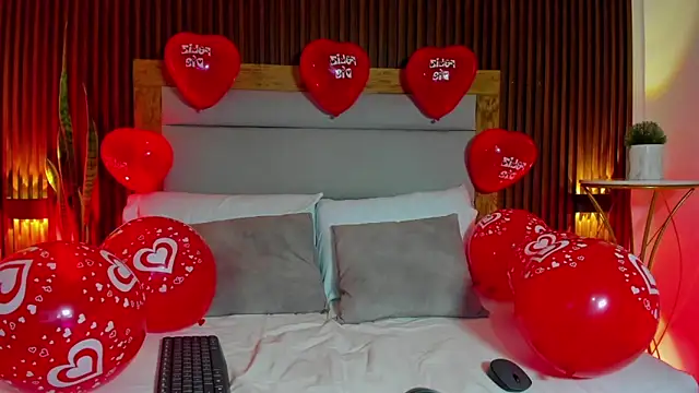 Snapshot of ivette_swan chatting on 02/14/26, 01:08 ivette swan online show from 02/14/26, 01:08