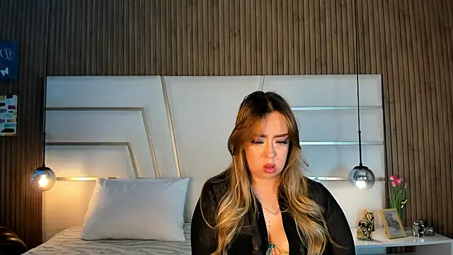 Xara Shadow online show from 04/16/26, 11:29