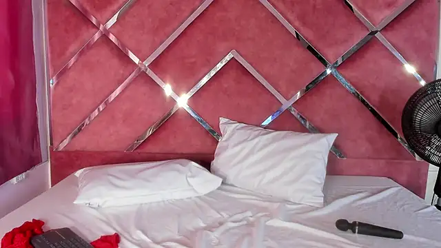 Snapshot of CottonCloud20 chatting on 02/21/26, 02:07 CottonCloud20 online show from 02/21/26, 02:07