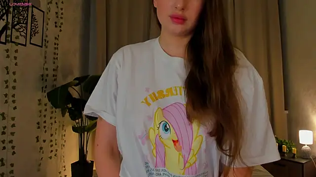 Celine Coello online show from 04/15/26, 04:08