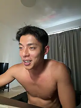 Yooo17 online show from 04/10/26, 07:35