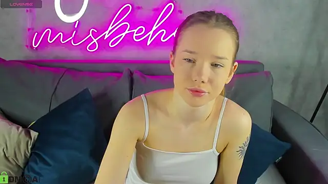 Nicole Vasquez online show from 04/21/26, 01:07