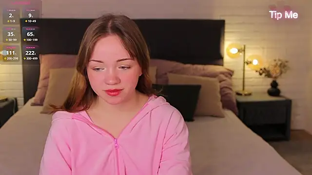 Kiss Moon online show from 02/05/26, 07:18