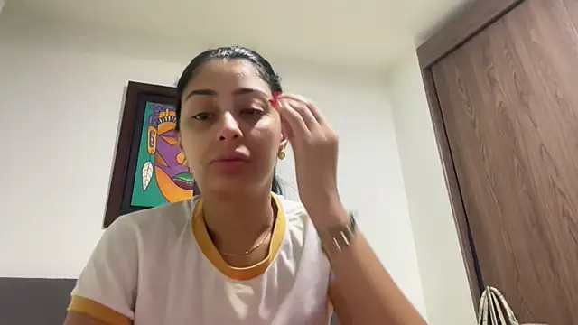 AbrilSantosxo online show from 06/17/26, 01:45