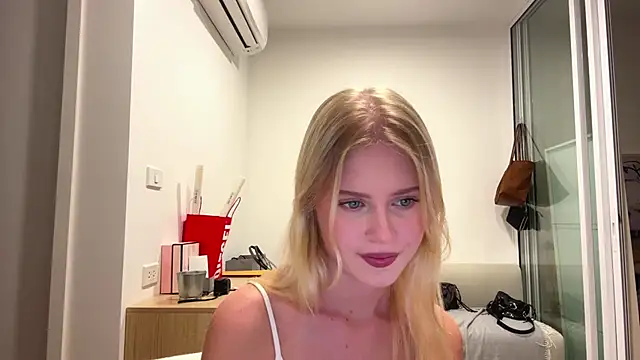 Snapshot of Slay_Swag chatting on 02/05/26, 10:09 Slay Swag online show from 02/05/26, 10:09