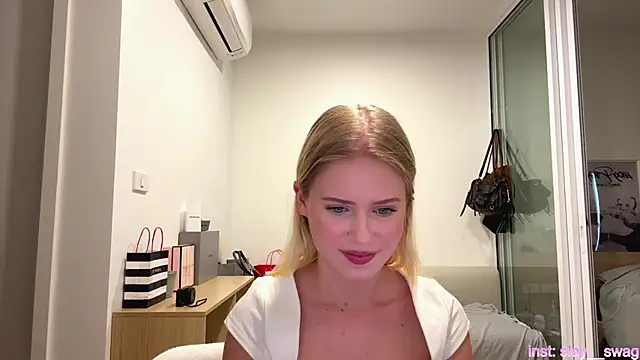 Snapshot of Slay_Swag chatting on 02/24/26, 10:13 Slay Swag online show from 02/24/26, 10:13