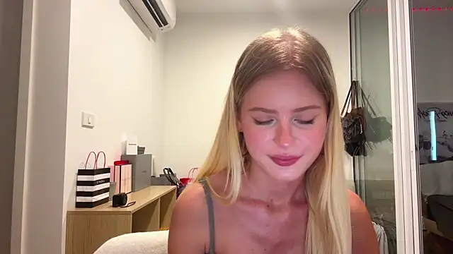 Snapshot of Slay_Swag chatting on 02/27/26, 10:26 Slay Swag online show from 02/27/26, 10:26