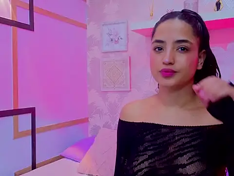 Emma Thompssonn online show from 03/07/26, 12:02