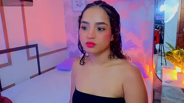 Emma Thompssonn online show from 04/20/26, 11:57