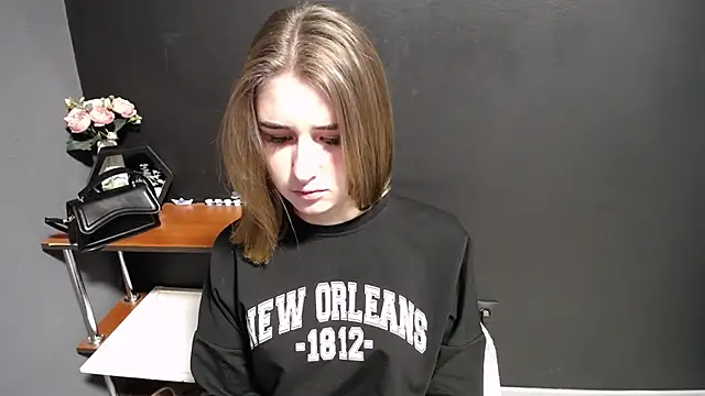 Sunny siren online show from 02/13/26, 01:51