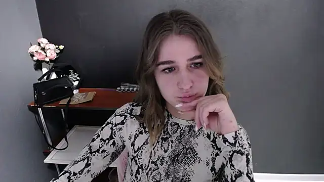 Sunny siren online show from 03/05/26, 01:18