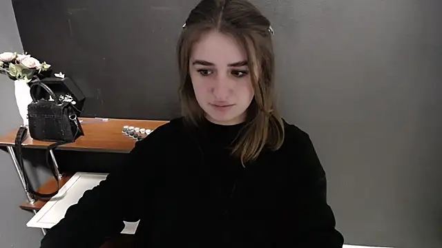 Sunny siren online show from 04/20/26, 12:41