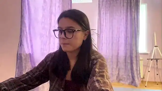 SaintMari online show from 04/28/26, 02:11