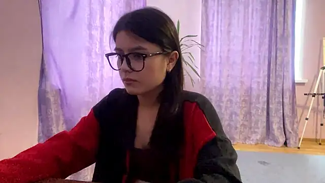 Snapshot of SaintMari chatting on 04/29/26, 01:37 SaintMari online show from 04/29/26, 01:37