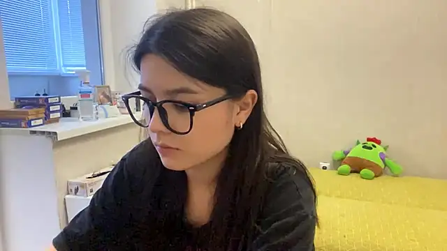 Snapshot of SaintMari chatting on 06/21/26, 02:30 SaintMari online show from 06/21/26, 02:30