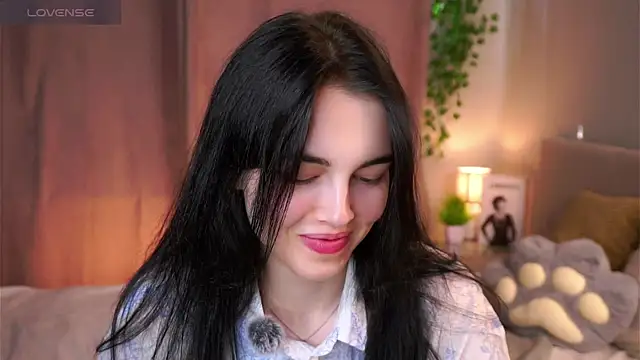 Snapshot of MirnaTellado chatting on 05/17/26, 07:06 MirnaTellado online show from 05/17/26, 07:06