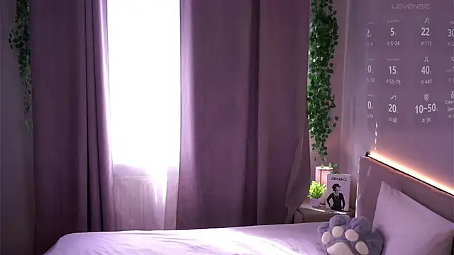 Snapshot of MirnaTellado chatting on 06/09/26, 07:20 MirnaTellado online show from 06/09/26, 07:20