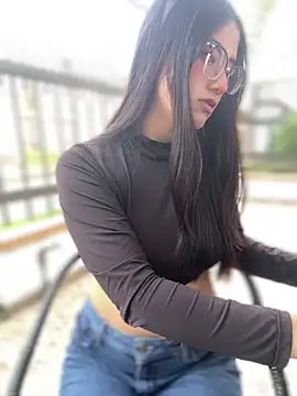 StrawberryPink  online show from 03/13/26, 11:28