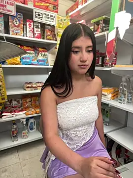 StrawberryPink  online show from 04/18/26, 11:25