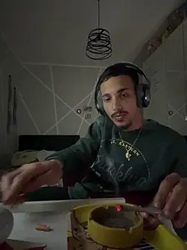 piccolo2002 online show from 03/18/26, 02:20