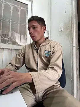 santiObrero online show from 04/21/26, 04:01