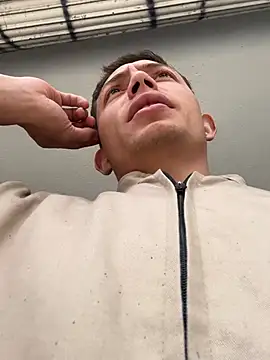 santiObrero online show from 04/22/26, 04:30