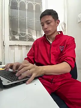 santiObrero online show from 04/27/26, 08:29